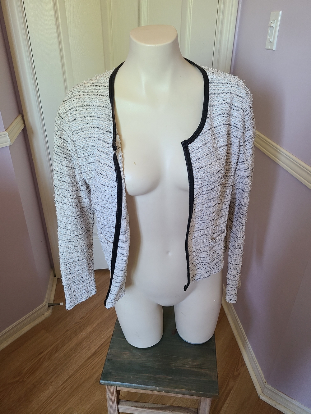 Atmosphere Cream Knit Cardigan with Black Stitching